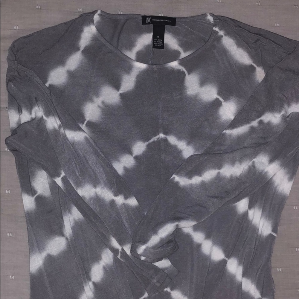 Med white and grey tie die top